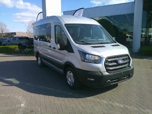 Ford Transit Bus 2T Minibus