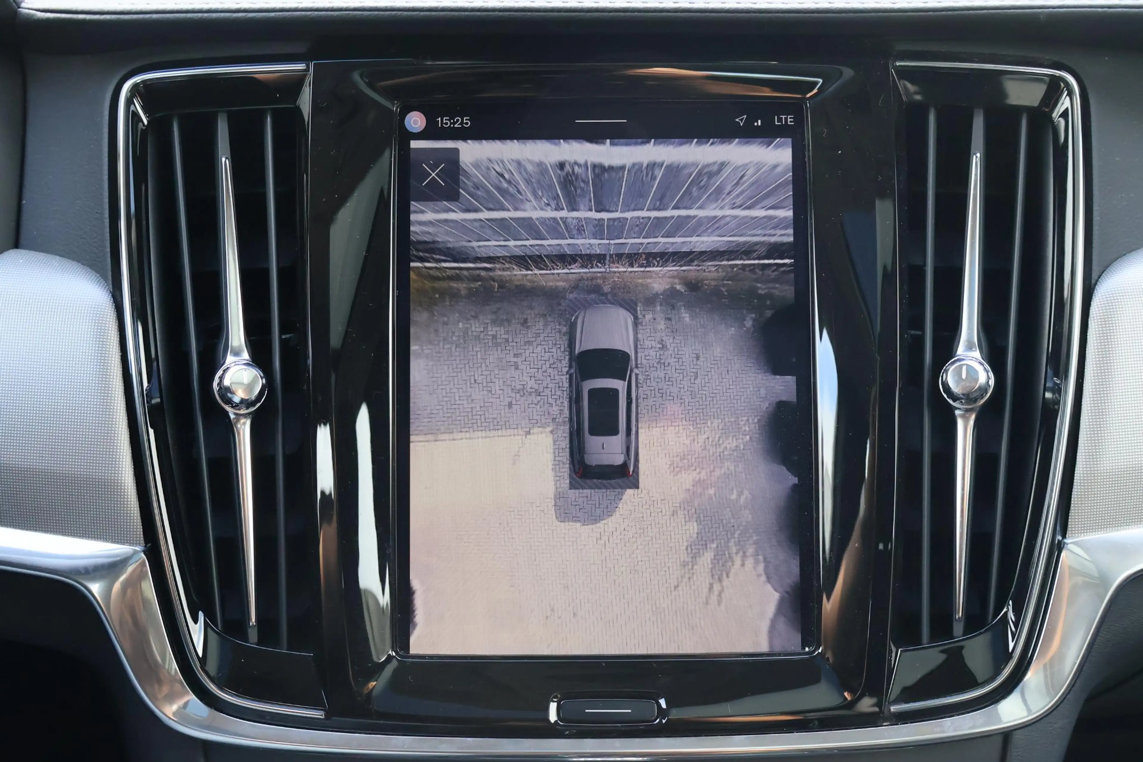 Volvo V90 2.0 T8 Plug-in Hybrid AWD Ultra Dark | PHEV Long R — photo 12