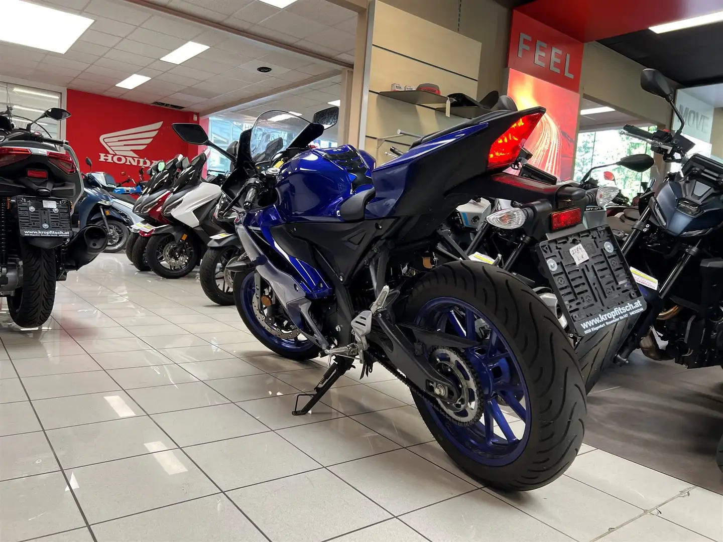 Yamaha YZF-R125 - 2