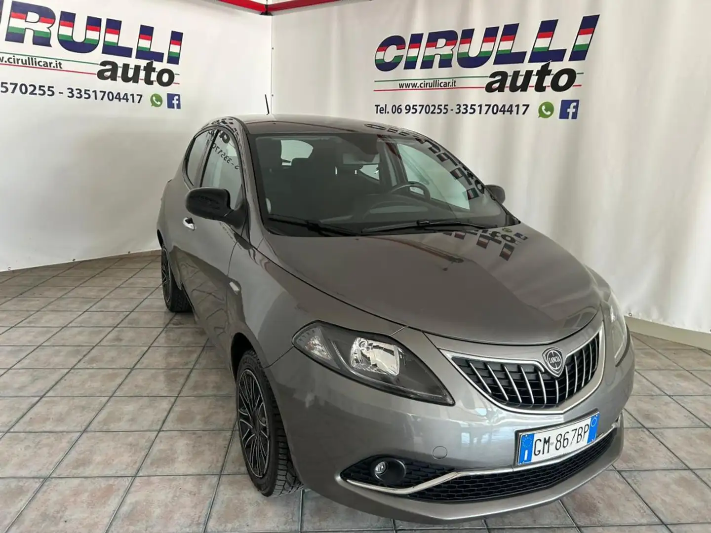 Lancia Ypsilon 1.0 FireFly 5 porte S&S Hybrid GOLD Grigio - 1