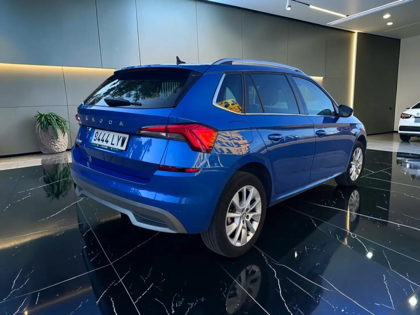 Skoda Kamiq 1.0 TSI Emotion 81kW Azul - 2