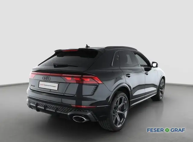 Audi RS Q8 view 2