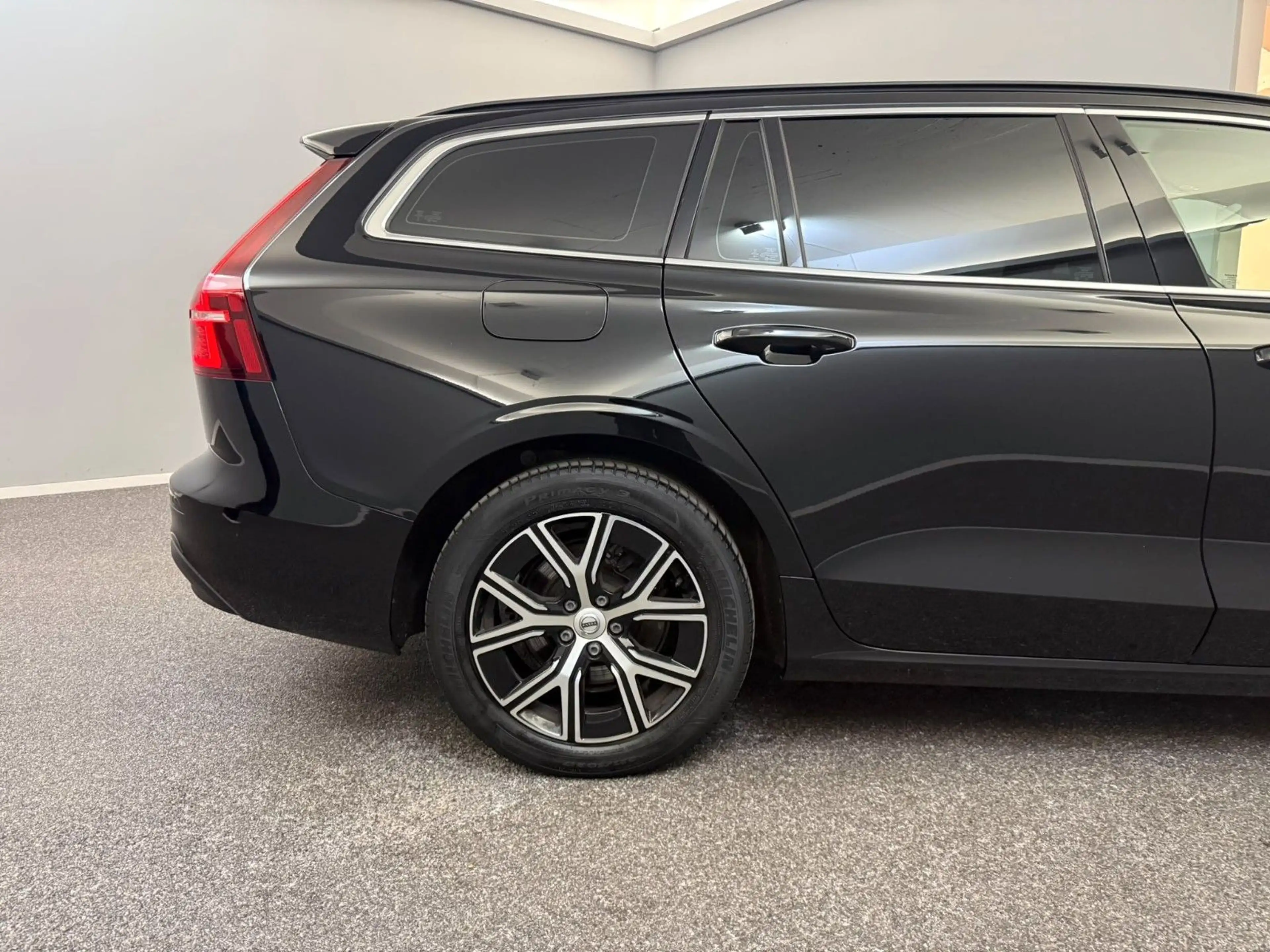 Volvo V60 Core*LED*WINTER-PAKET*AHK*KAMERA*TOP — photo 8