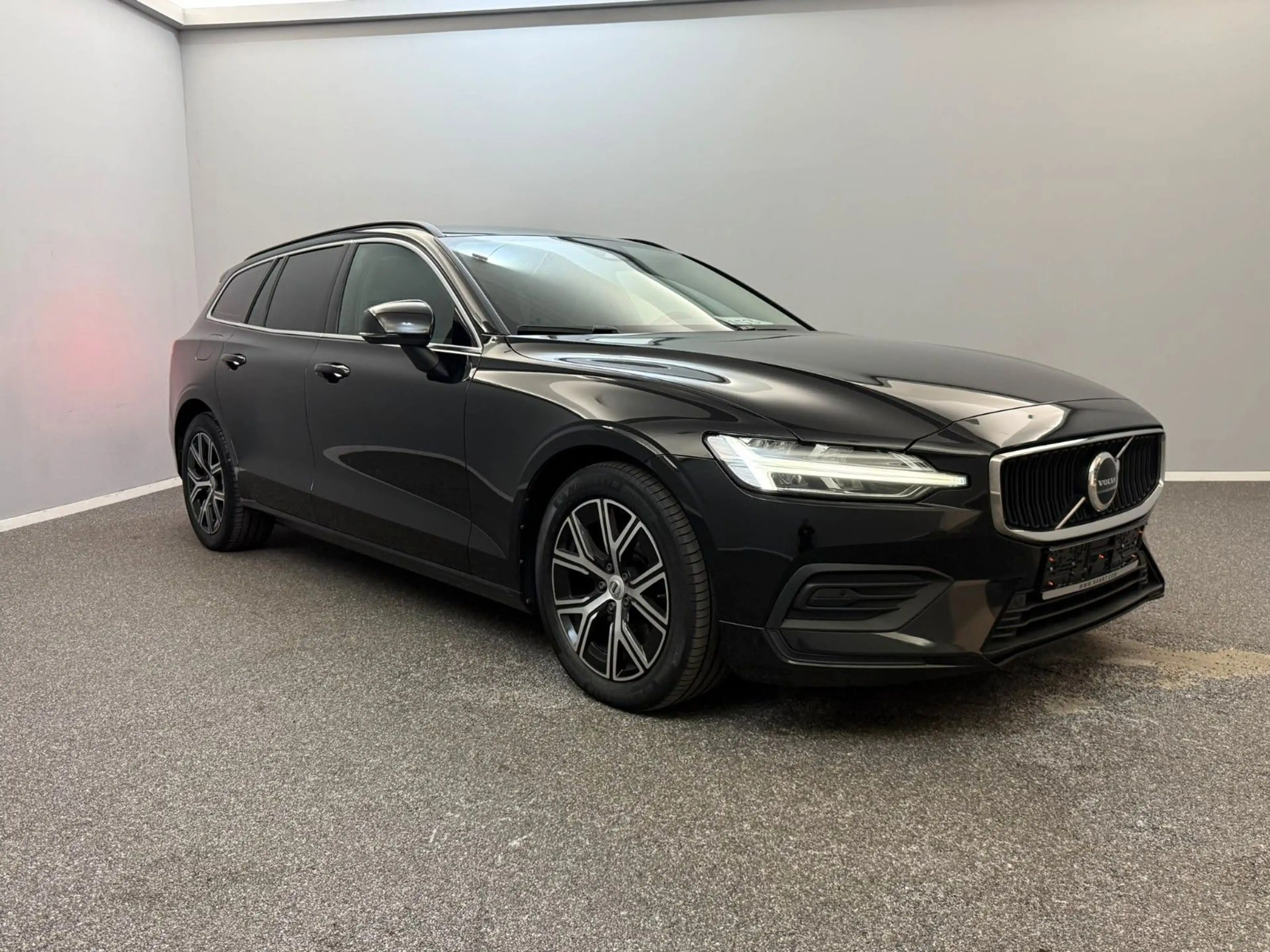 Volvo V60 Core*LED*WINTER-PAKET*AHK*KAMERA*TOP — photo 3