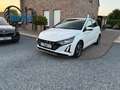 Hyundai i20 FAMILY 1.0 T-GDI 100PK DCT AR/CAM NAV NIEUW 0KM Wit - thumbnail 1