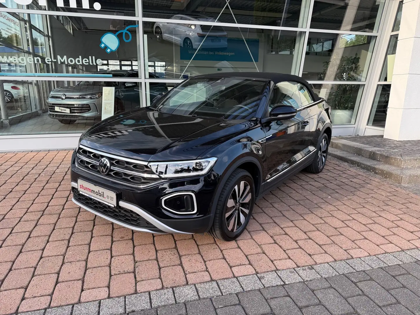 Volkswagen T-Roc Cabriolet 1.5 TSI DSG Move *LED, Kamera, SHZ* Schwarz - 2