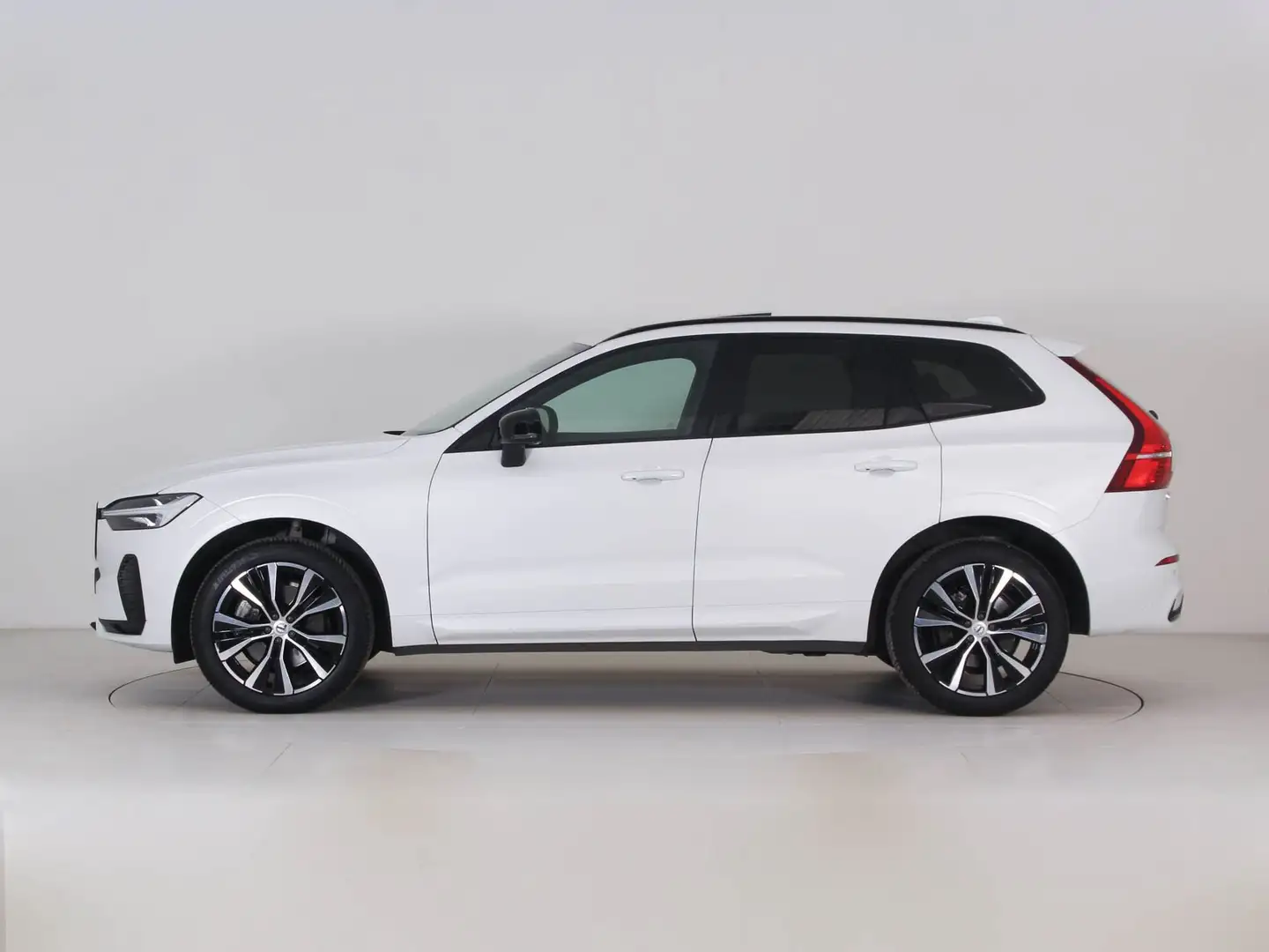 Volvo XC60 B4 (d) FWD GEARTRONIC PLUS DARK Bianco - 2