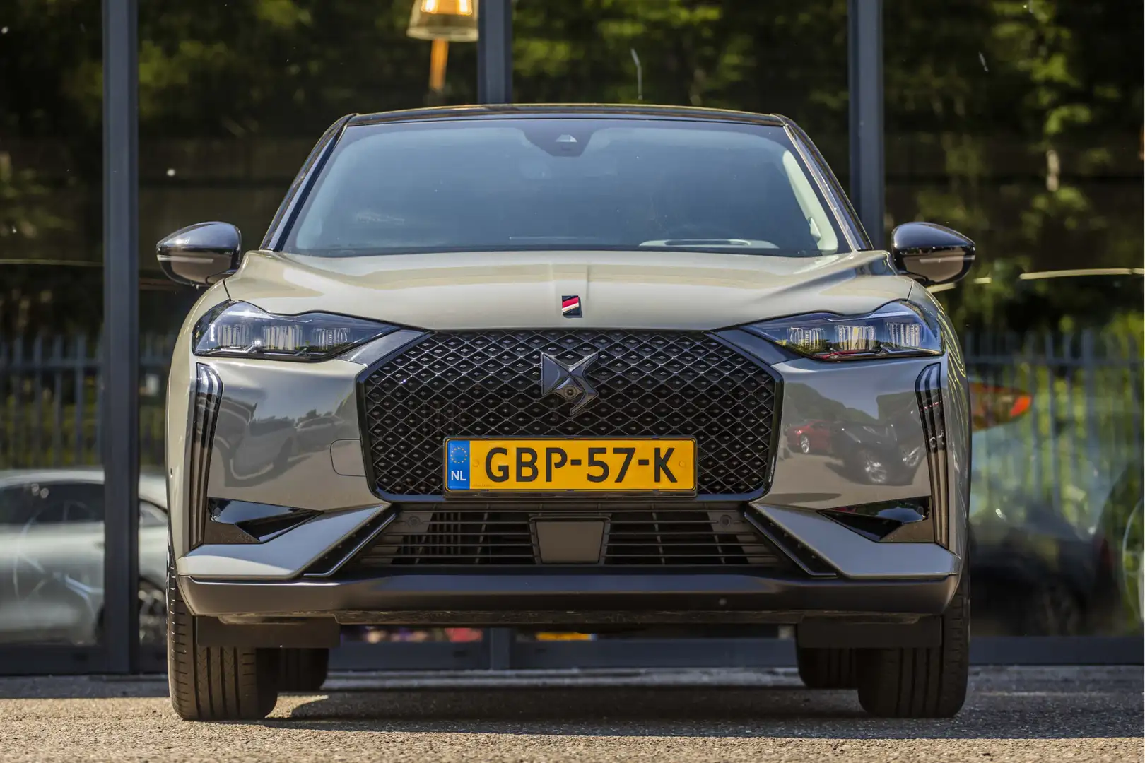 DS Automobiles DS 3 1.2 PureTech Performance Line Grijs - 2