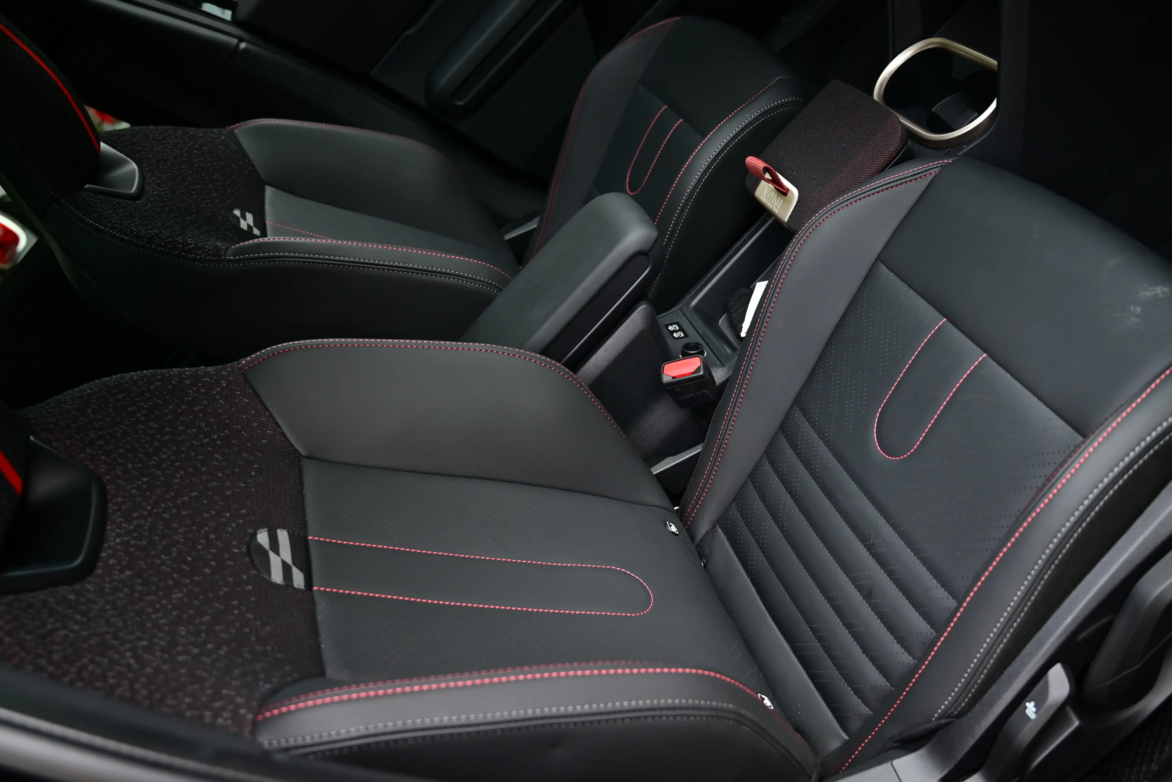 MINI Countryman C JCW TRIM / AUT / SUNROOF / LEATHER / 360 CAMERA / FULL BLACK / ADAPTIVE CRUISE — photo 12