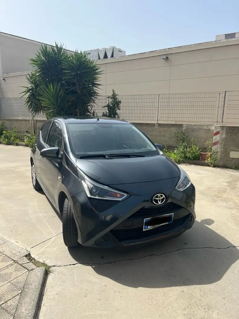 Toyota Aygo 5p 1.0 x-play 72cv - 1