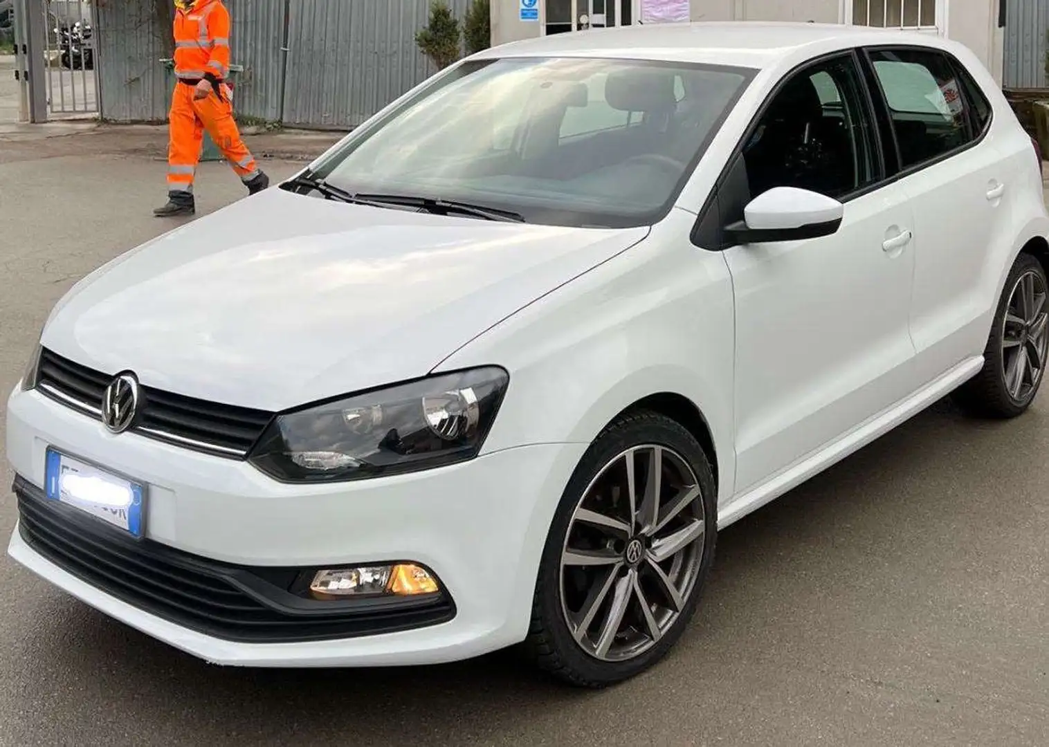 Volkswagen Polo Polo V (6r) 2015 5p 1.4 tdi Trendline 75cv Bianco - 1