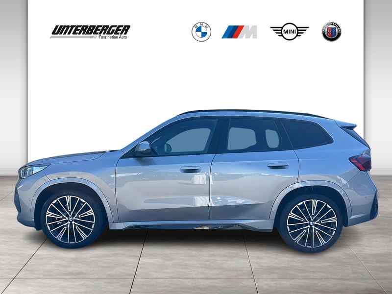 BMW X1 sDrive20i M Sport AHK Pano 20" HUD LED RFK — photo 3