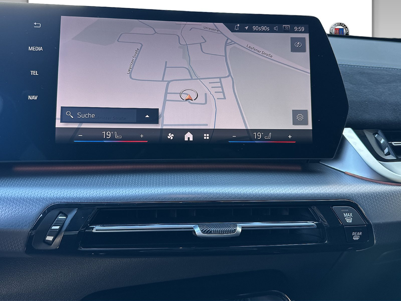 BMW X1 sDrive20i M Sport AHK Pano 20" HUD LED RFK — photo 8