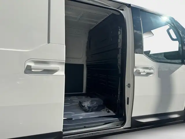 Kia PV5 Cargo view 10