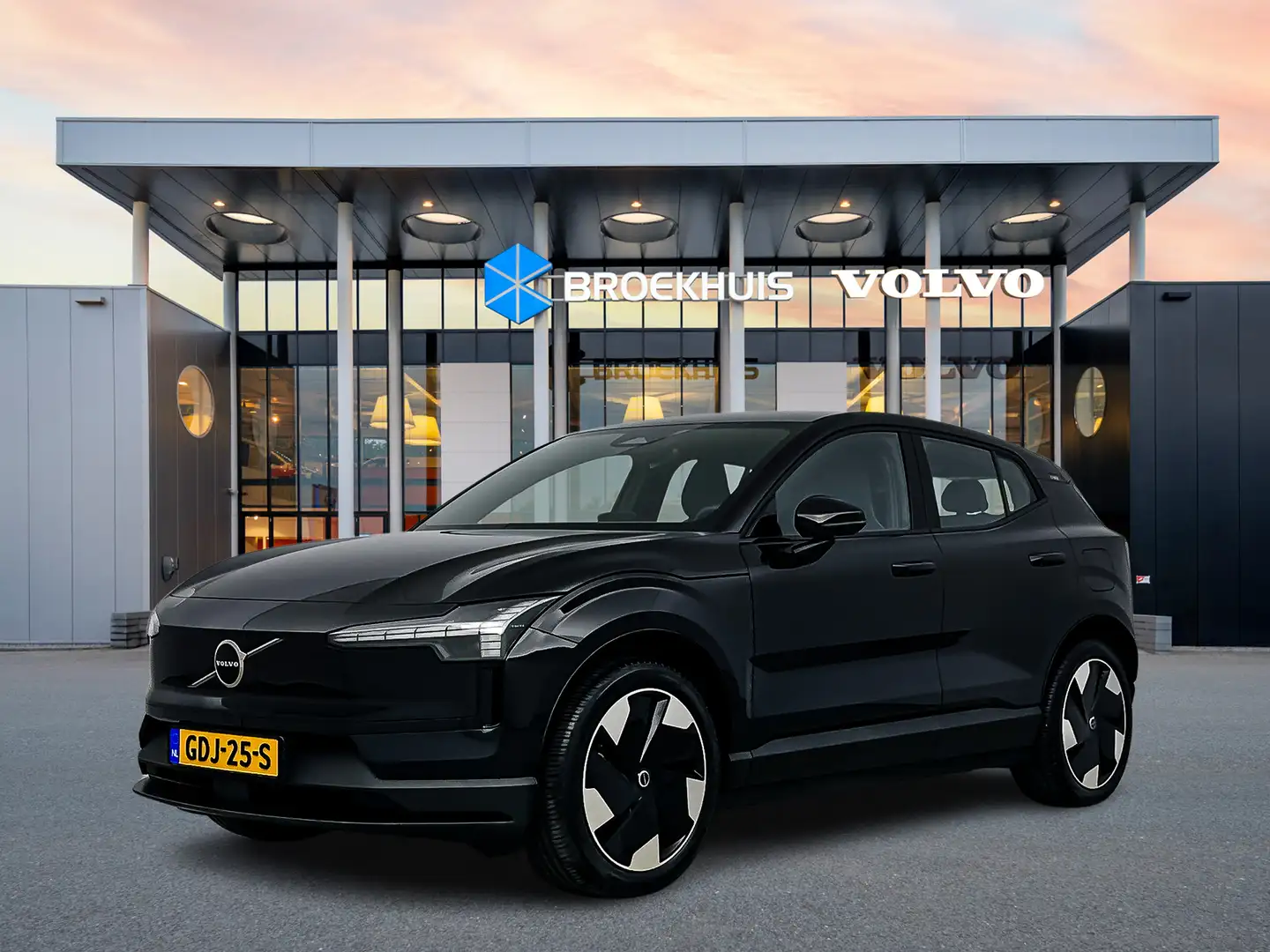 Volvo EX30 Single Motor Extended Range Plus 69 kWh | 19' | St Zwart - 1