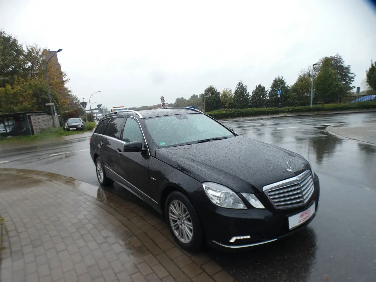 Mercedes-Benz E 250 E -Klasse T-Modell E 250 CGI BlueEfficiency Schwarz - 1