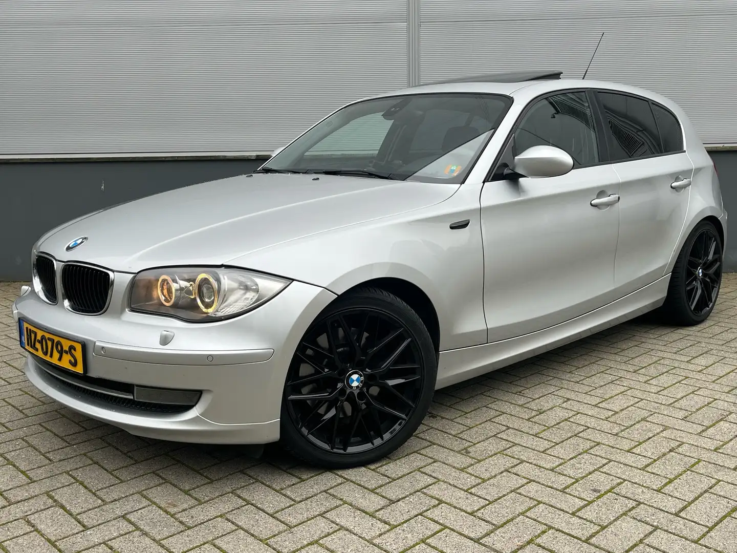 BMW 123 123d Šedá - 1