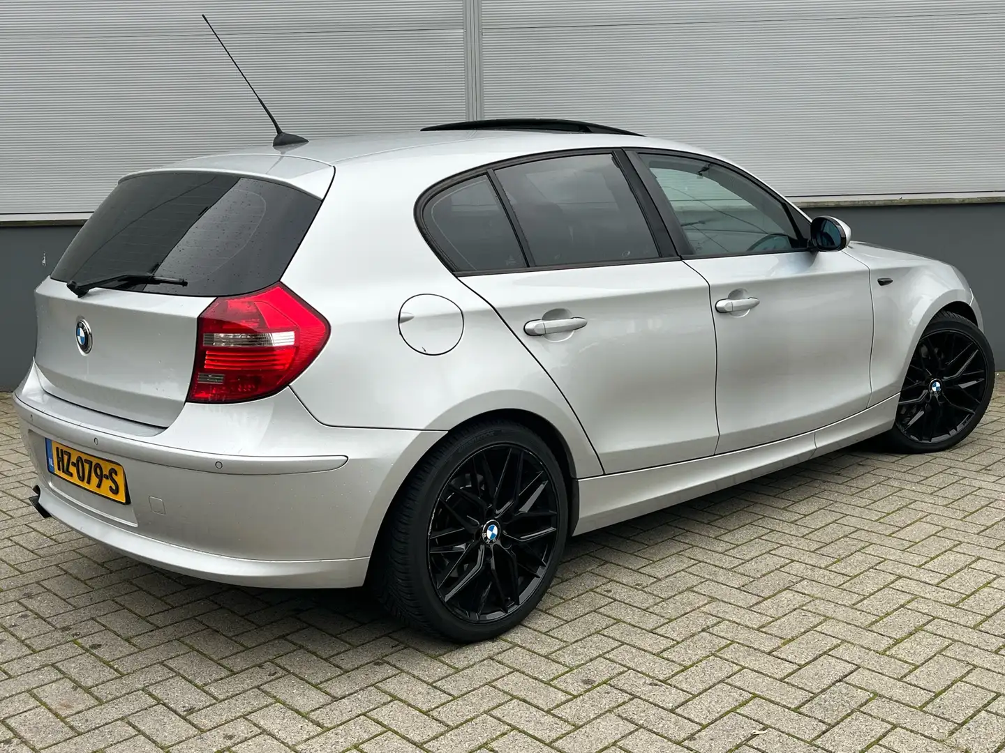 BMW 123 123d Šedá - 2