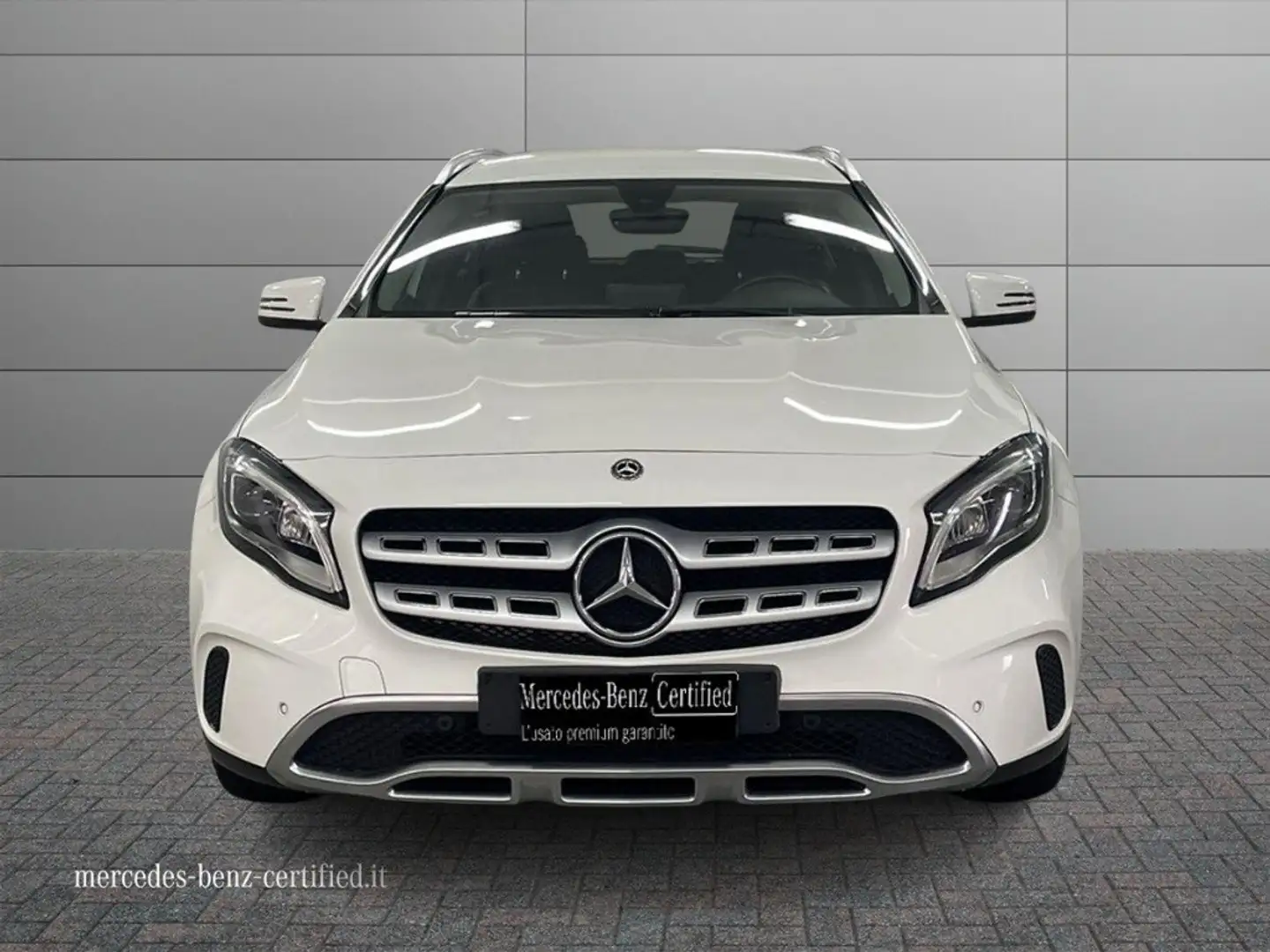 Mercedes-Benz GLA 180 180 Sport auto Bianco - 2