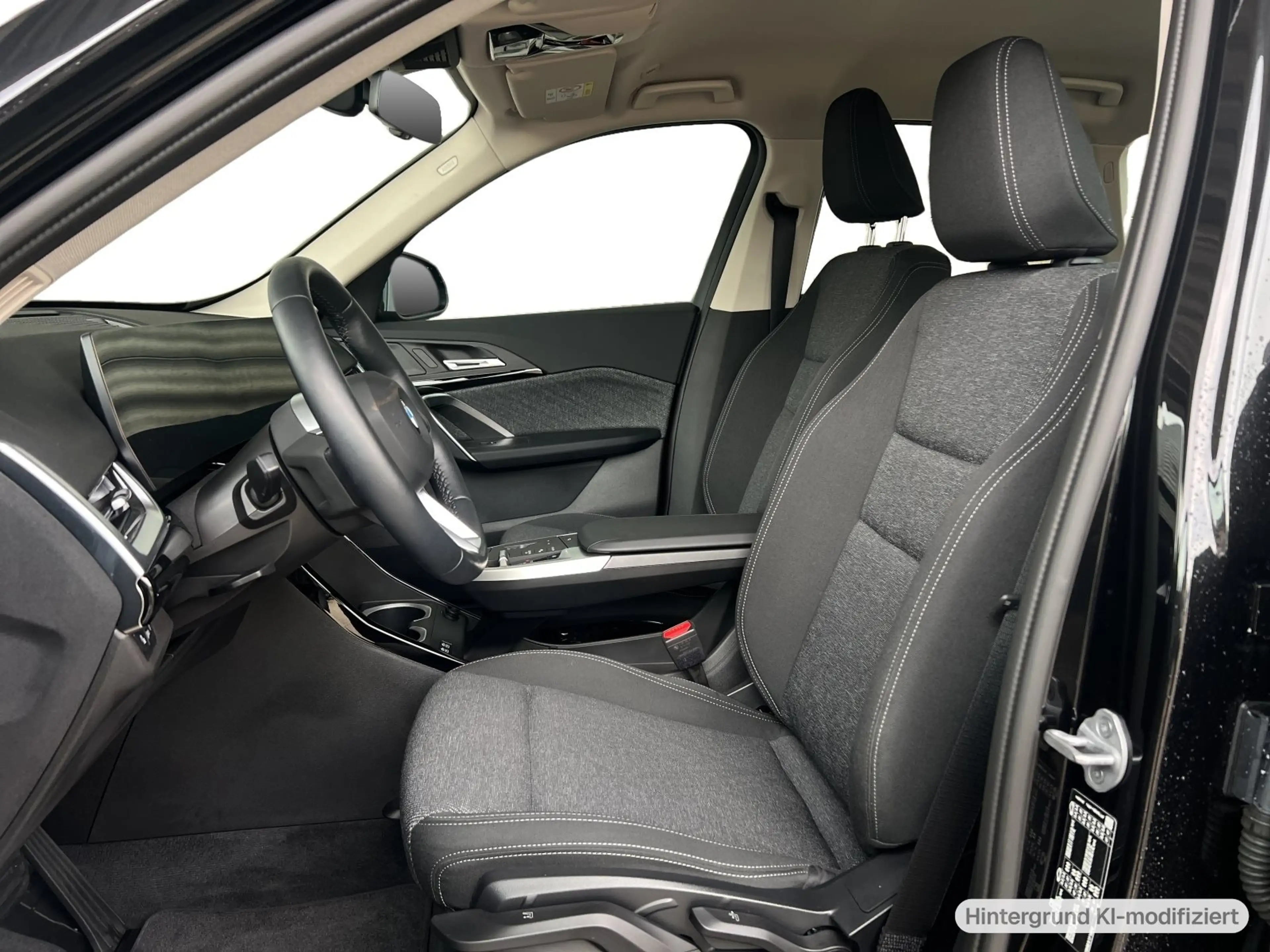 BMW X1 sDrive18i ACC AHK Komfortzg Sitzverst. Fond — photo 10