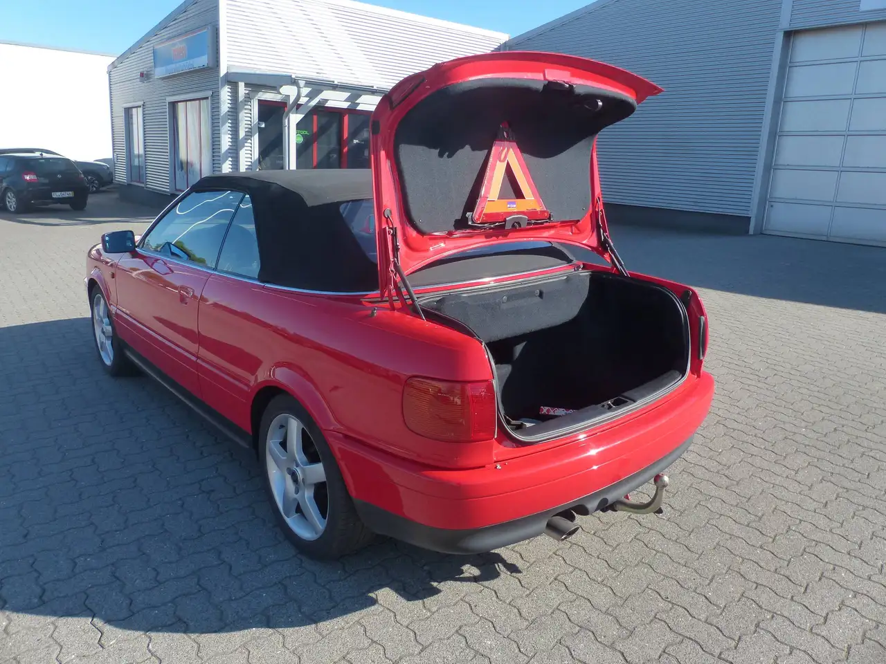Audi 80 Cabriolet 2,3 E Benzin Automatik Klima AHK HU/AU NEU TÜV NEU Radio Cassette Leder Oldtimer 80 Cabrio Cabriolet, foto 7