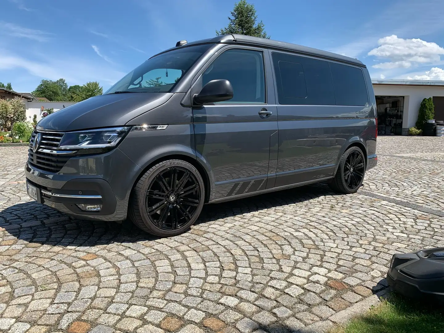 Volkswagen T6.1 California Beach Edition Grau - 2