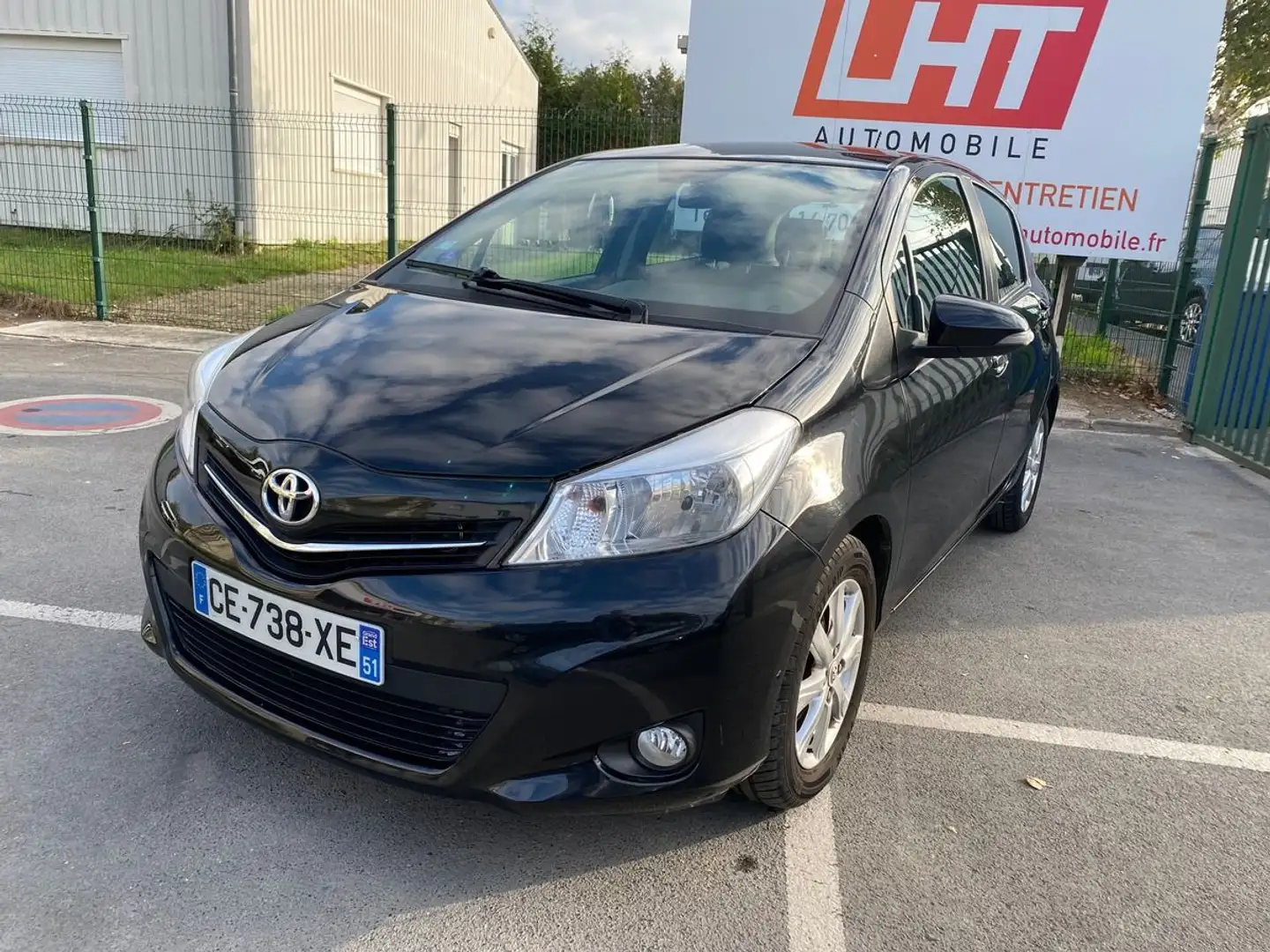 Toyota Yaris 1.0 vvti 69ch Noir - 1