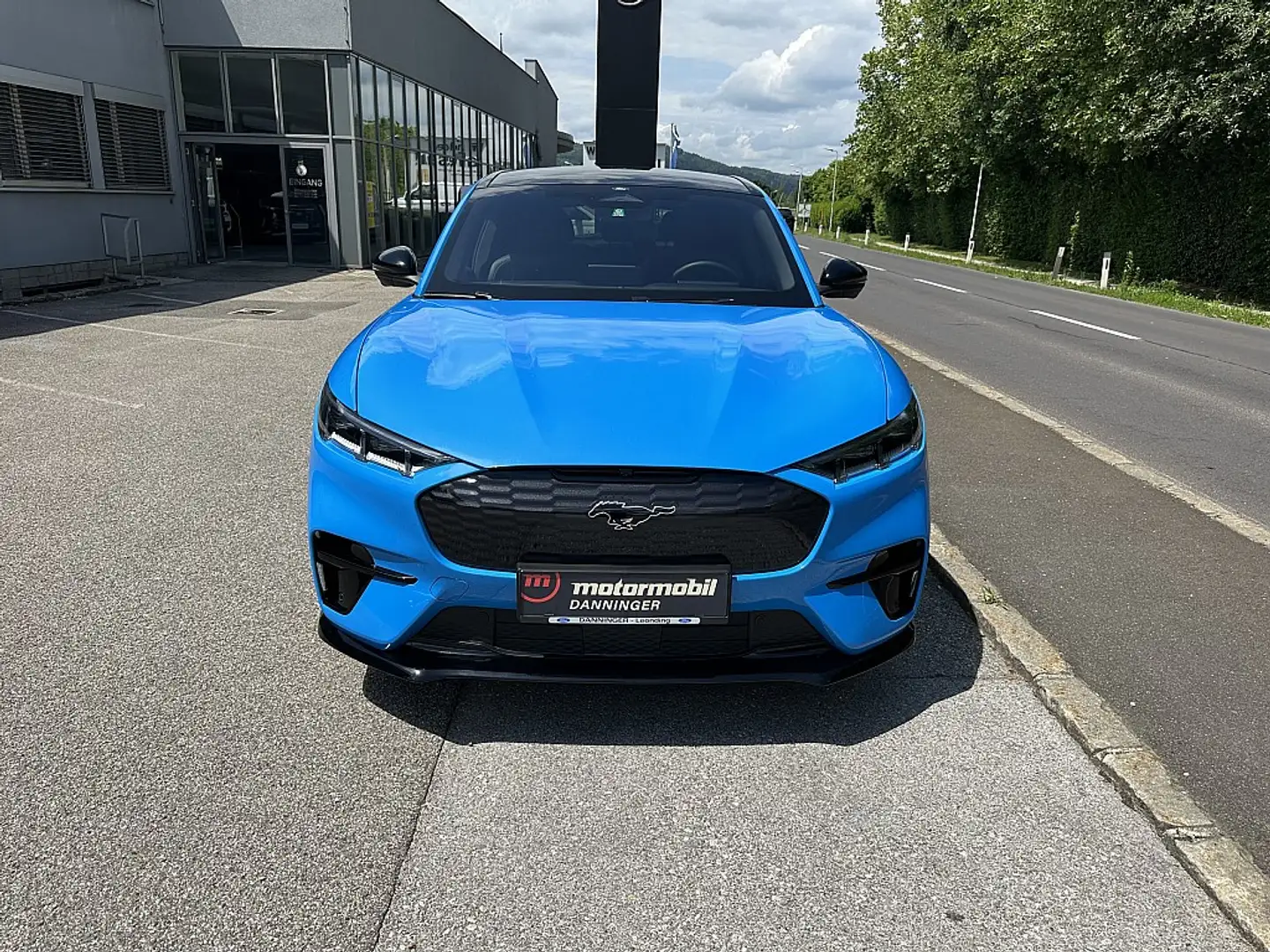 Ford Mustang Mach-E Elektro 99kWh Extended Range AWD GT Blau - 1