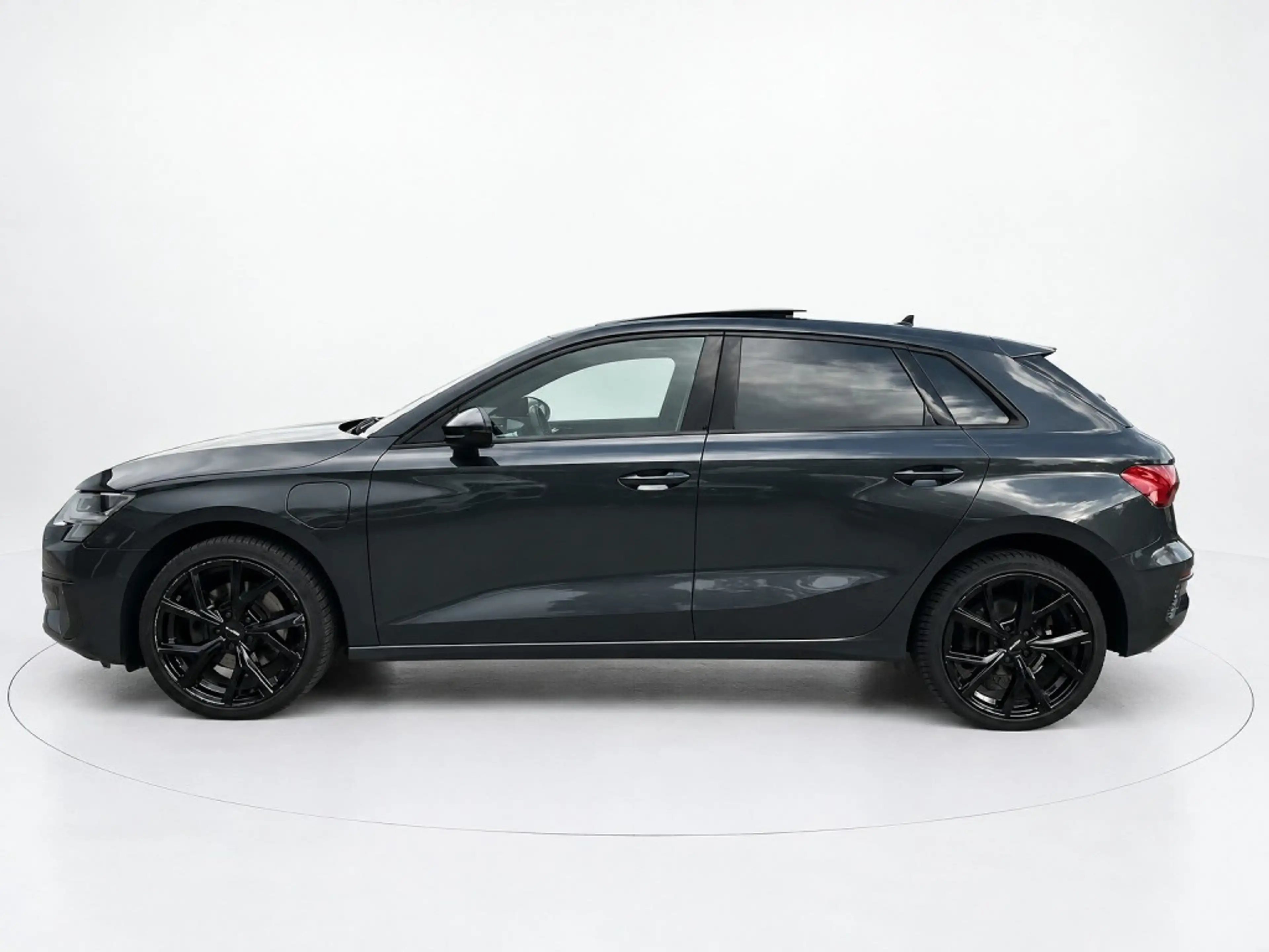Audi A3 40 TFSI E Advanced Ed. Virtual, Pano, ACC, Lane — photo 5