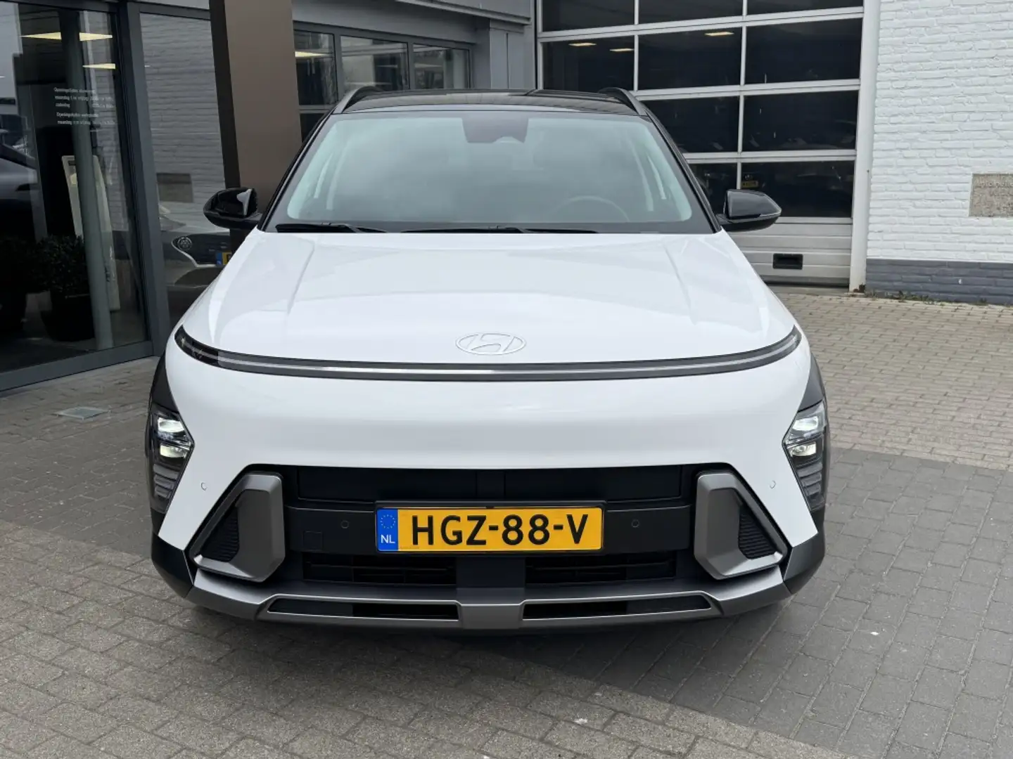 Hyundai KONA 1.6 GDI HEV Comfort Smart | Demo voordeel | Navi | Wit - 2
