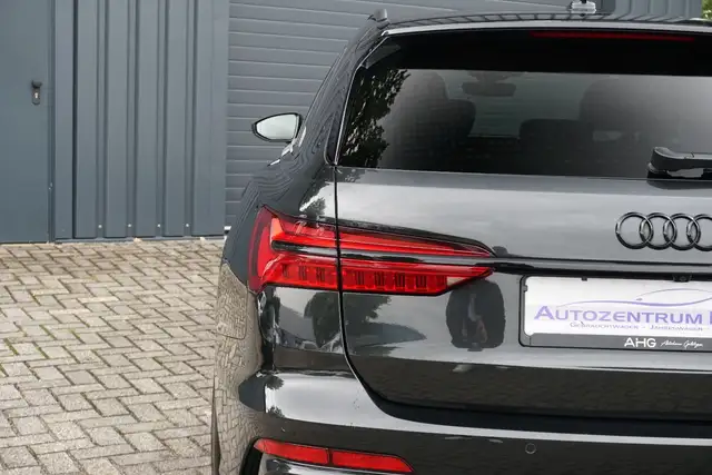 Audi A6 view 12