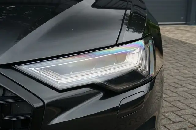 Audi A6 view 11