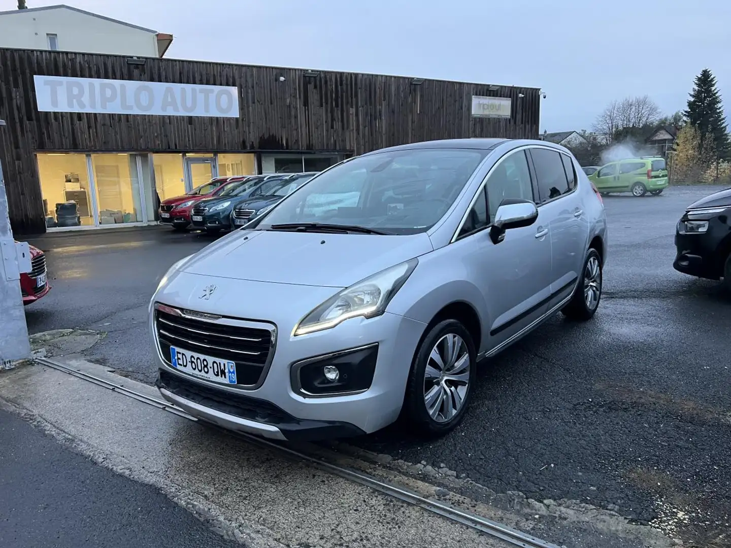 Peugeot 3008 1.2i PureTech S\u0026S - 130 Allure Gps + Clim + A Gris - 1