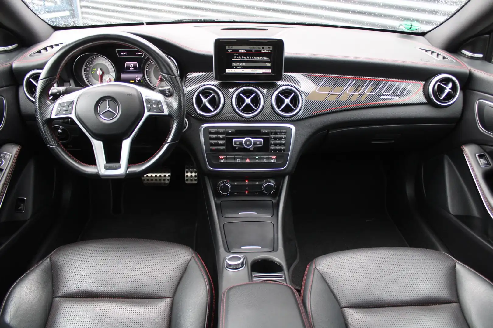 Mercedes-Benz CLA 250 AMG | Panoramadak | Night pakket | Harman Kardon | Noir - 2