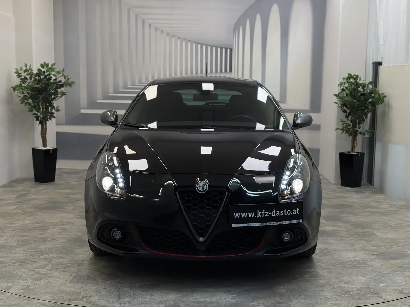 Alfa Romeo Giulietta Super__1.4 TURBO__ALFA SCHWARZ__ Schwarz - 2