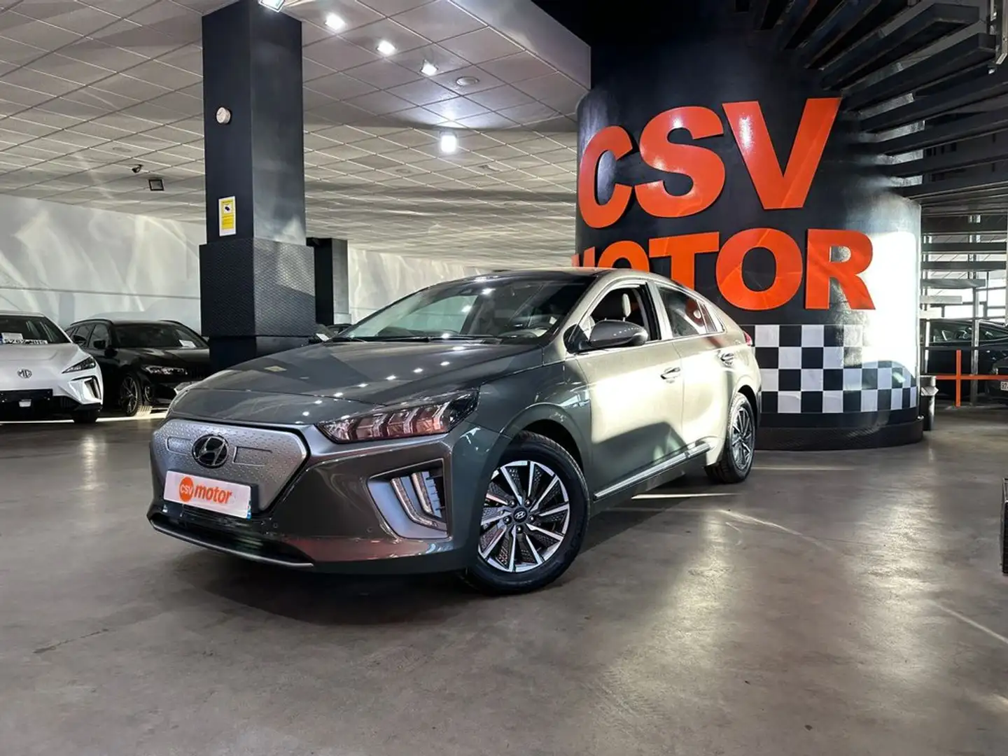 Hyundai IONIQ EV Tecno Gris - 2