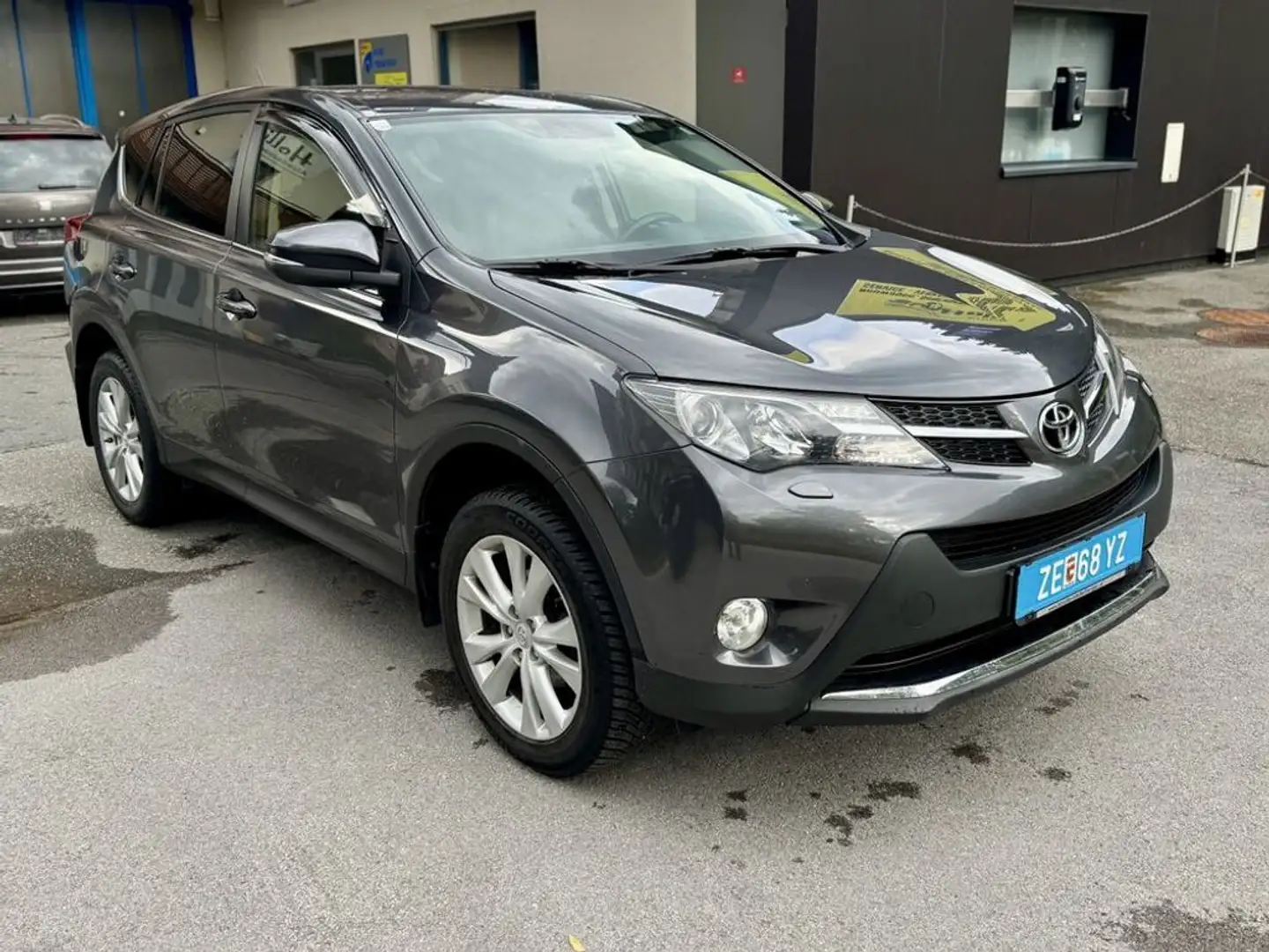Toyota RAV 4 2,0 Automatik Allrad super Zustand Gris - 2