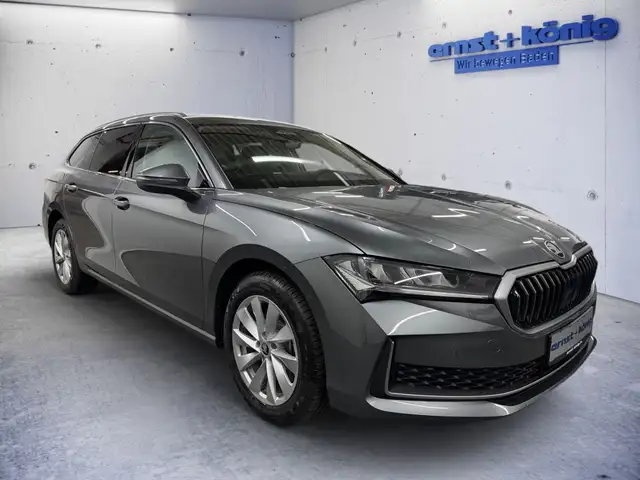 Skoda Superb view 2