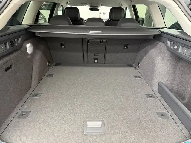 Skoda Superb view 7