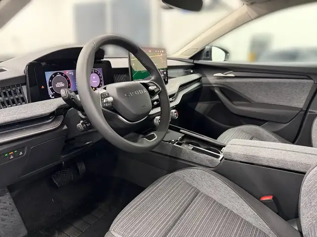 Skoda Superb view 13