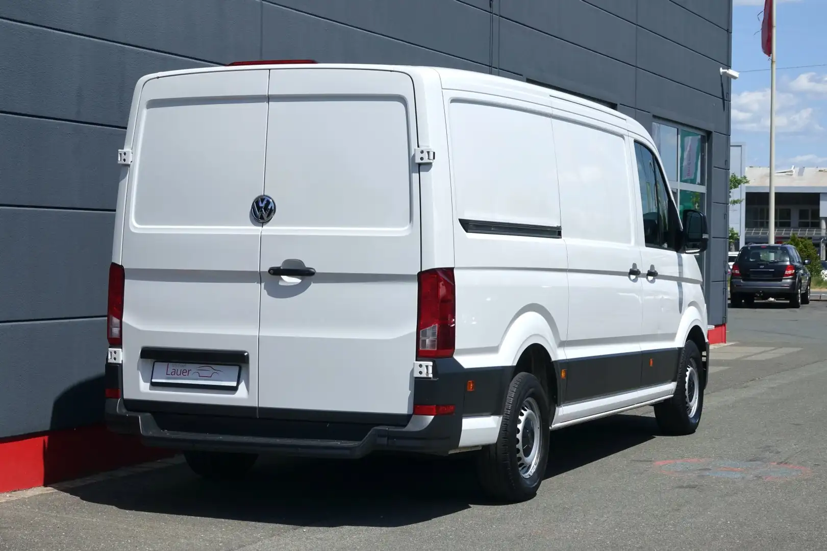 Volkswagen Crafter 35 2.0 TDI L2H1 FWD Klima PDC Weiß - 2