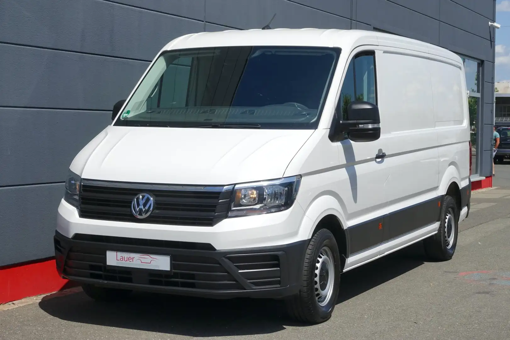 Volkswagen Crafter 35 2.0 TDI L2H1 FWD Klima PDC Weiß - 1