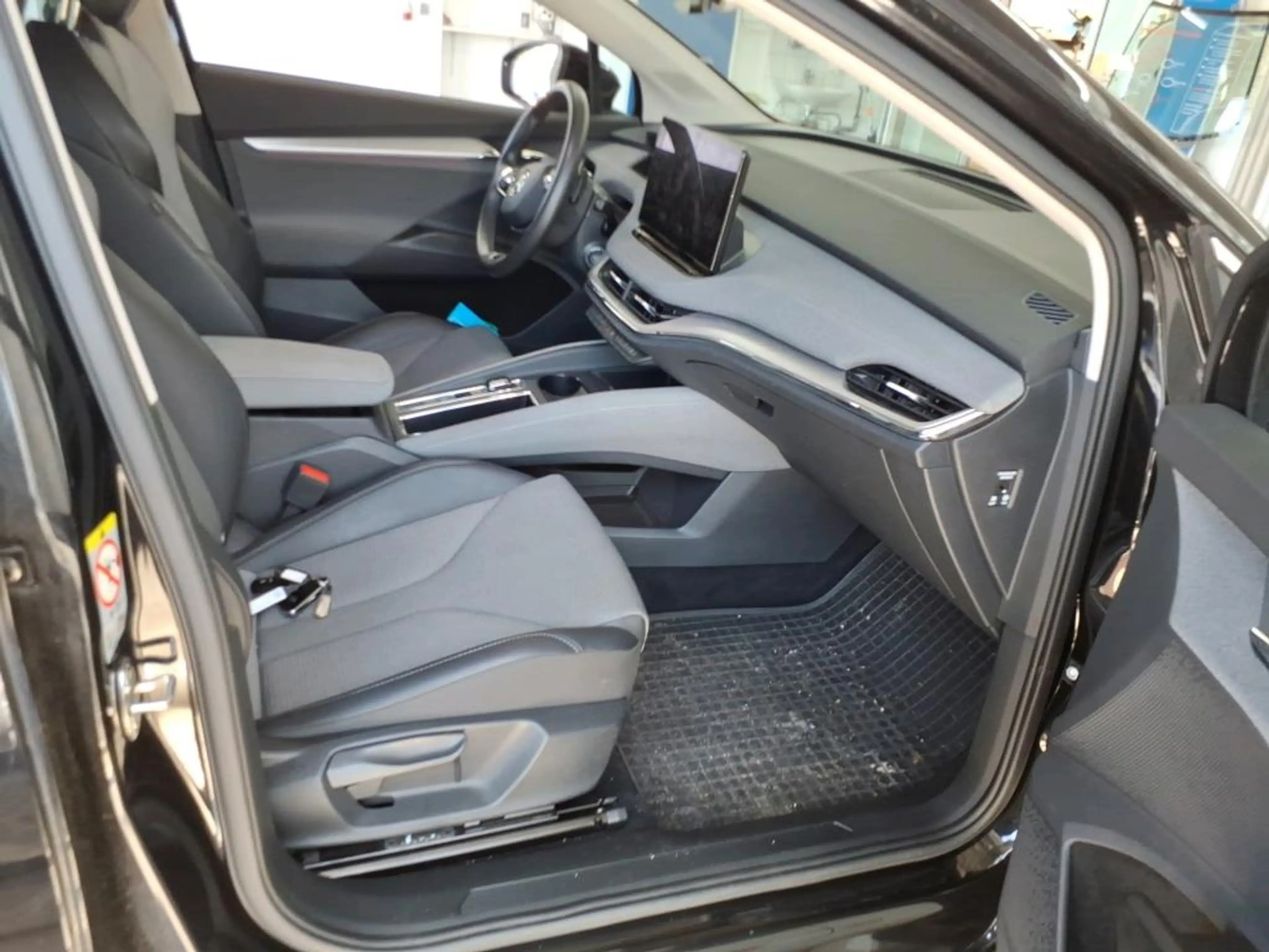 Skoda Enyaq iV 80 LOFT +LED +ACC +RKAM +CARPLAY +NAVI SHZ +19 — photo 7