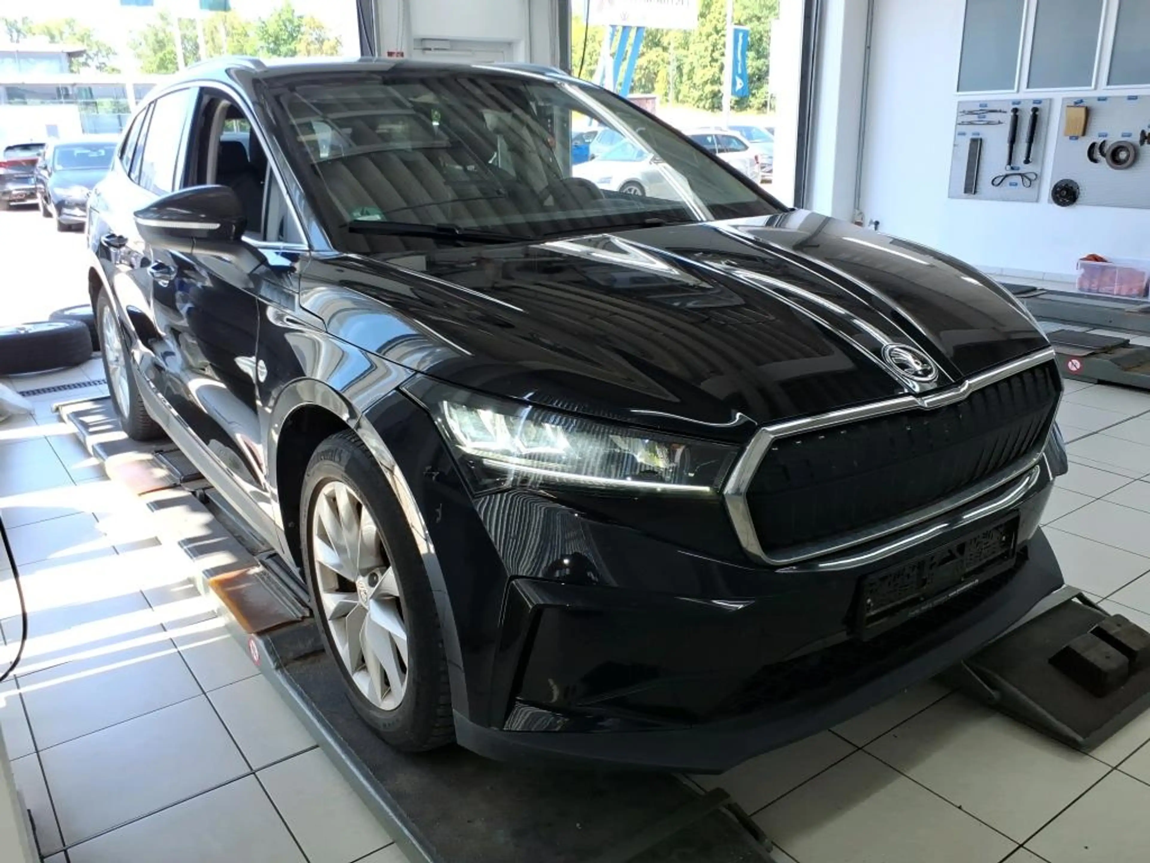Skoda Enyaq iV 80 LOFT +LED +ACC +RKAM +CARPLAY +NAVI SHZ +19 — photo 3