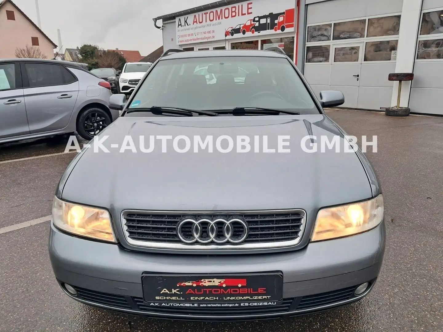 Audi A4 1.8 Avant*KLIMAAUTOMATIK*5/GANG* Grau - 2