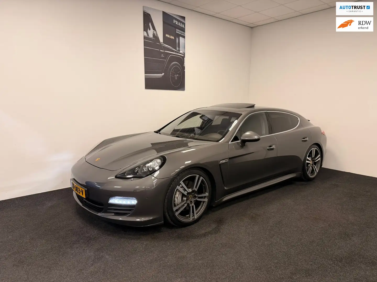 Porsche Panamera 3.0 S Hybrid Grau - 1