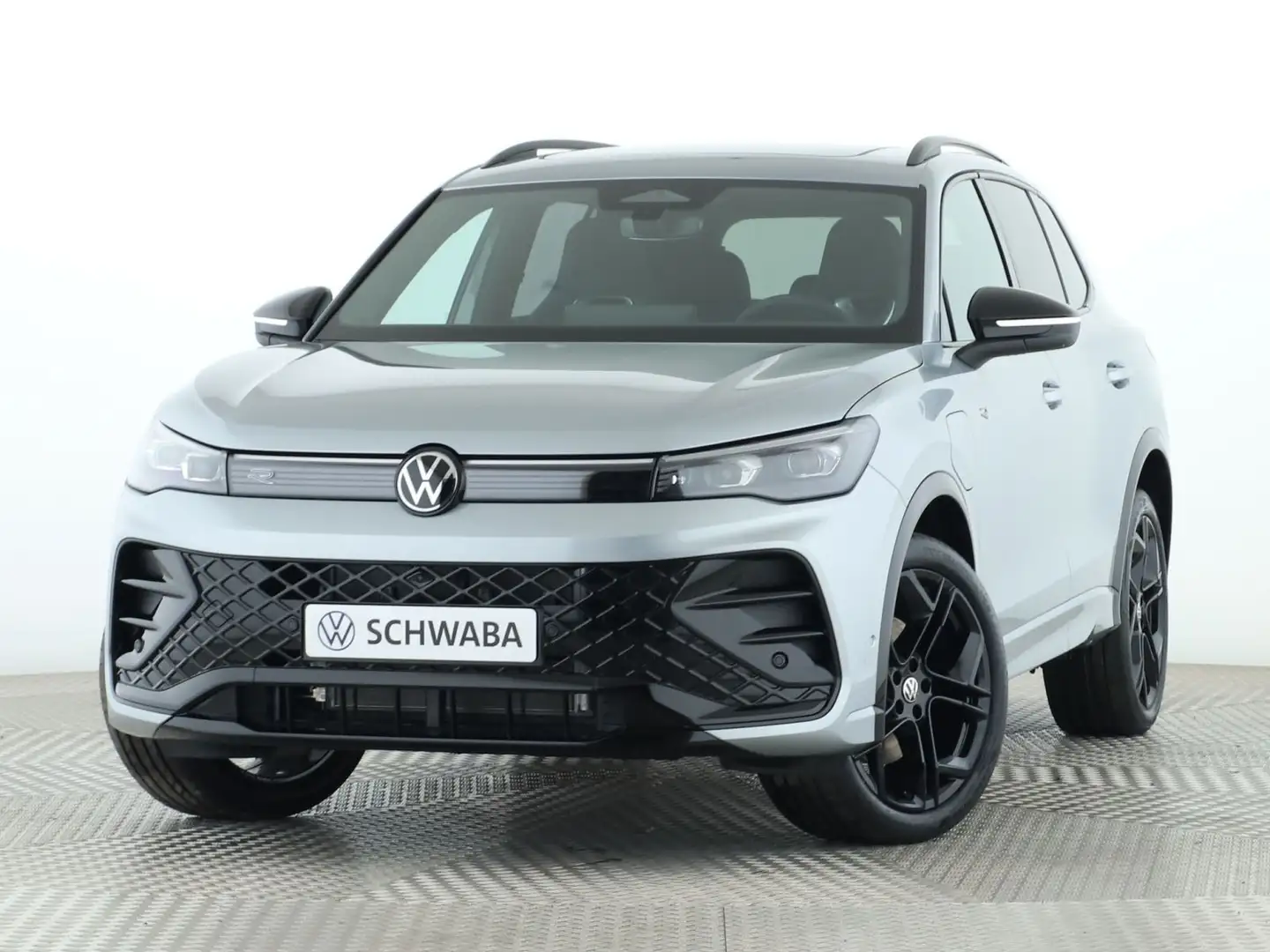 Volkswagen Tiguan R-Line 1,5 l eHybrid*MATRIX*PANO*HdUp*AHK Silber - 2