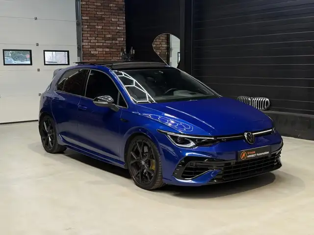 Volkswagen Golf view 3