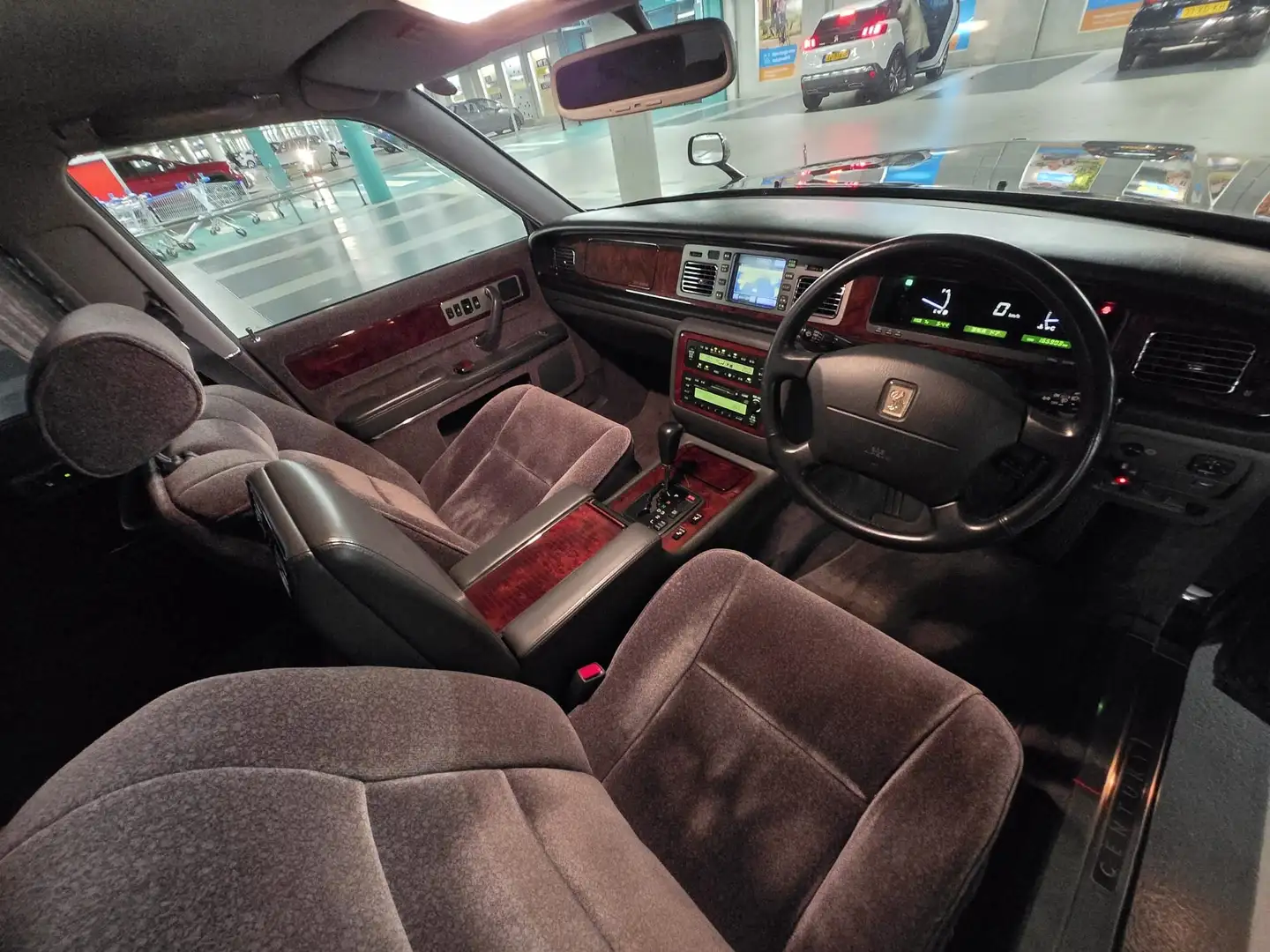 Toyota Crown Limosine Schwarz - 1