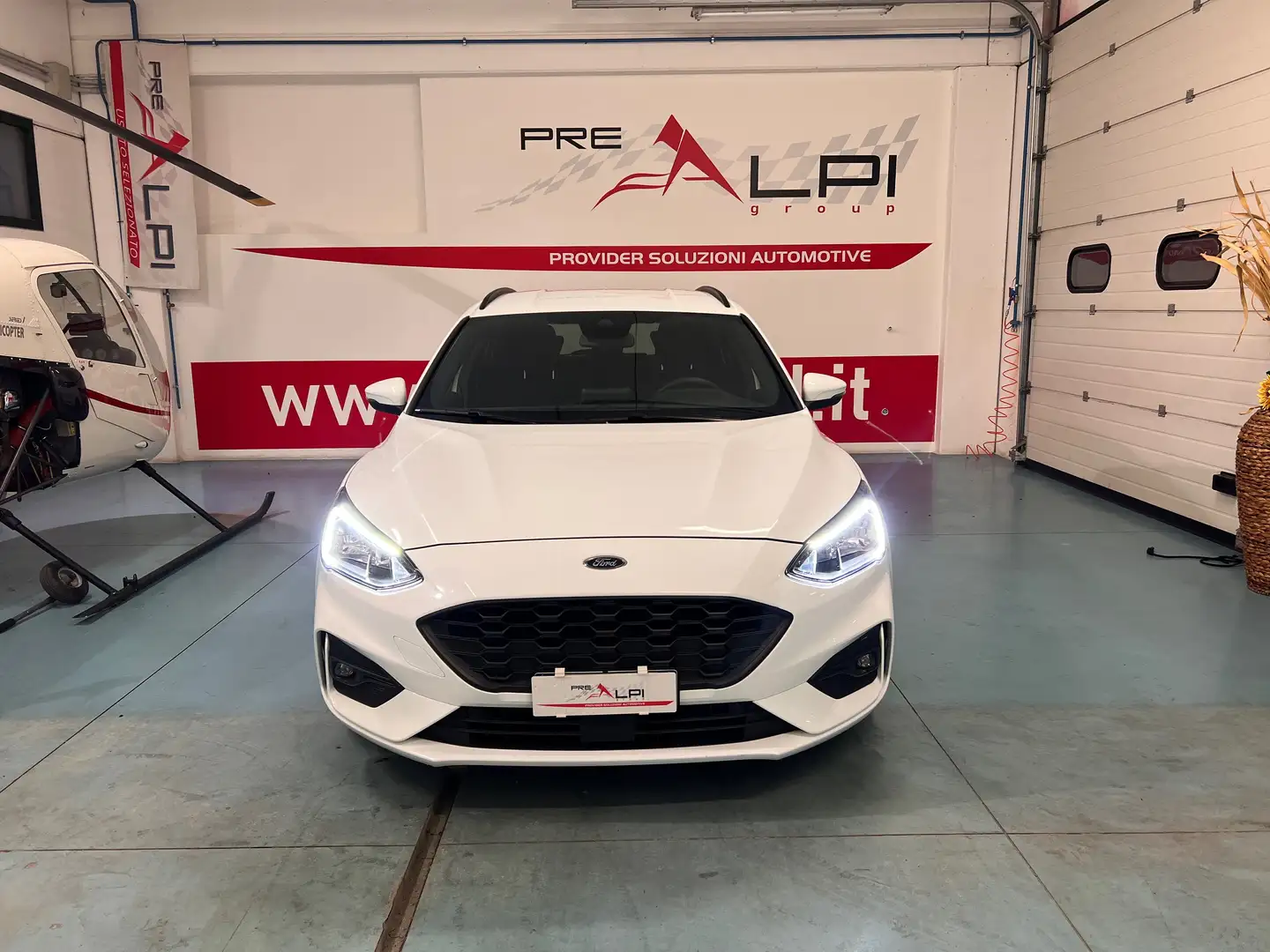 Ford Focus Focus SW 1.5 ecoblue ST-Line s Wit - 2